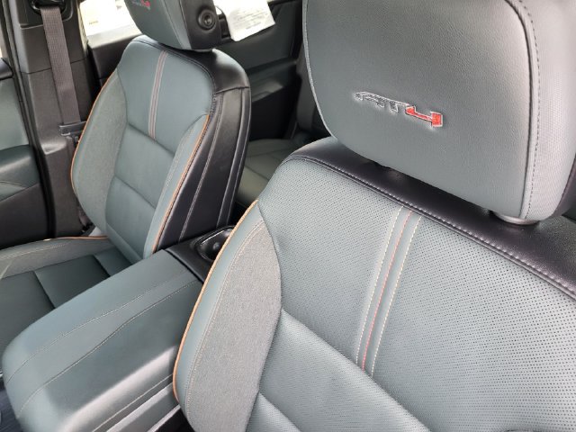 Used 2024 GMC Acadia AT4 w/ Luxury Package AWD/4WD image 36