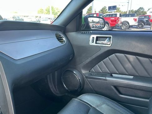 Used 2013 Ford Mustang GT Premium w/ Electronics Pkg RWD image 11