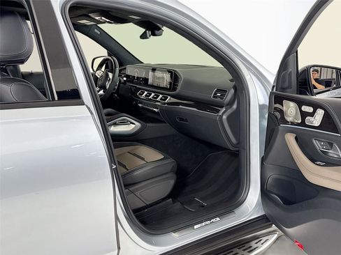 Used 2023 Mercedes-Benz GLS 63 AMG 4MATIC image 35