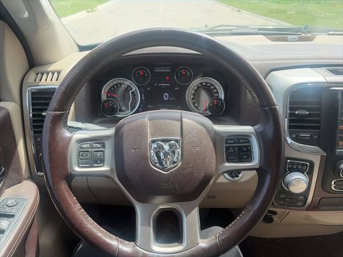 Used 2017 RAM 1500 Laramie AWD/4WD image 14