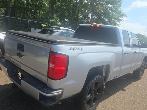 Used 2018 Chevrolet Silverado 1500 Custom w/ Custom Value Package AWD/4WD image 6