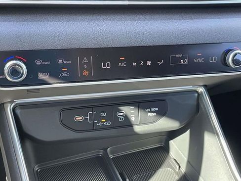 New 2026 Kia Carnival EX FWD image 37