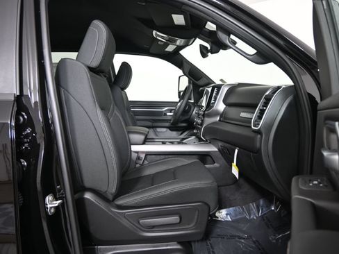 Used 2025 RAM 1500 Big Horn AWD/4WD image 14