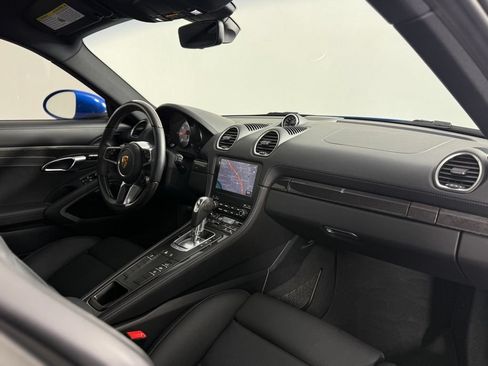 Certified 2024 Porsche 718 Cayman S RWD image 21