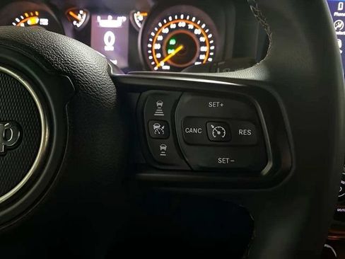 Used 2024 Jeep Wrangler Unlimited Sport AWD/4WD image 37