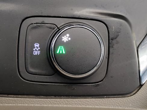Used 2018 Chevrolet Traverse LT FWD image 32