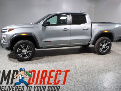 Used 2024 GMC Canyon AT4 w/ AT4 Premium Package AWD/4WD image 10