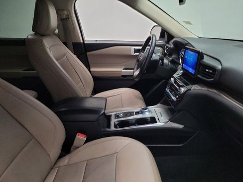 Used 2021 Ford Explorer Limited w/ Equipment Group 301A AWD/4WD image 21