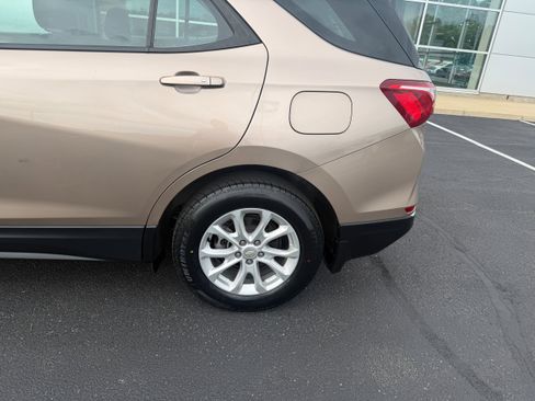 Used 2018 Chevrolet Equinox LS FWD image 10