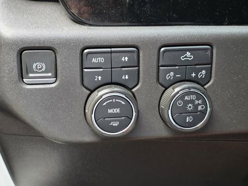 Used 2022 Chevrolet Silverado 1500 LT Trail Boss w/ Convenience Package II image 20