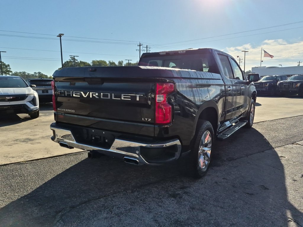 Used 2021 Chevrolet Silverado 1500 LTZ w/ LTZ Premium Package AWD/4WD image 4