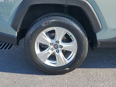 Used 2021 Toyota RAV4 XLE image 5