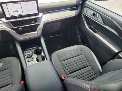 Certified 2025 Ford Explorer ST-Line w/ Premium Package RWD image 15