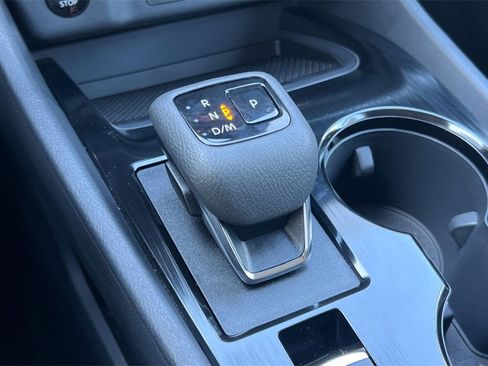 Used 2025 Nissan Rogue SV image 23