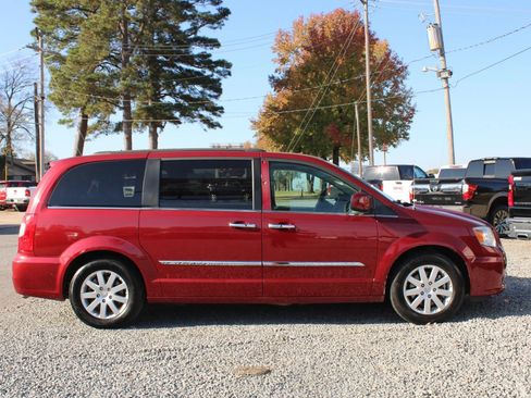 Used 2015 Chrysler Town & Country Touring w/ Trailer Tow Group image 6