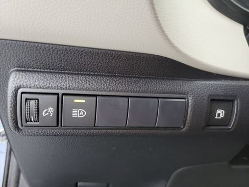 Used 2021 Toyota Corolla LE FWD image 33