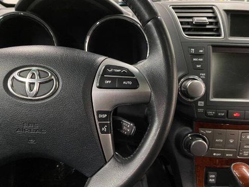 Used 2011 Toyota Highlander Limited AWD/4WD image 25