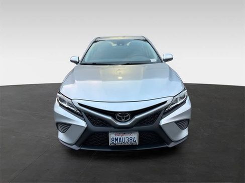 Used 2019 Toyota Camry SE image 6