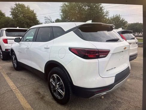Used 2025 Chevrolet Blazer LT AWD/4WD image 3