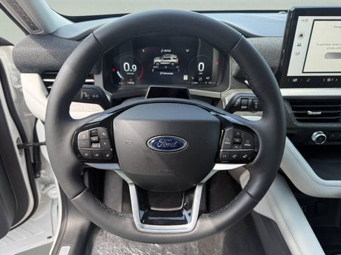 New 2026 Ford Explorer Platinum w/ LUX Leather Package AWD/4WD image 15