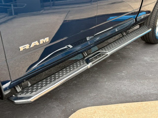 Used 2023 RAM 2500 Laramie AWD/4WD image 7