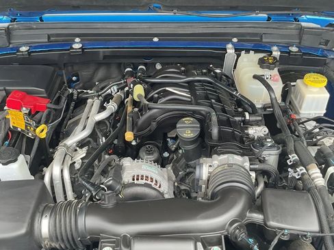 Used 2023 Jeep Gladiator Sport AWD/4WD image 49