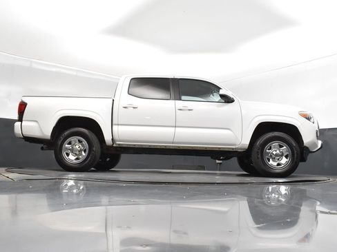 Used 2022 Toyota Tacoma SR w/ SR Convenience Package RWD image 38