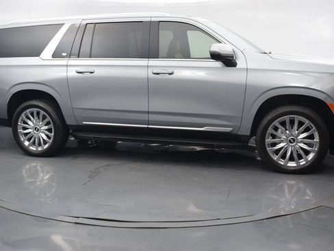 Certified 2024 Cadillac Escalade ESV Premium Luxury AWD/4WD image 7