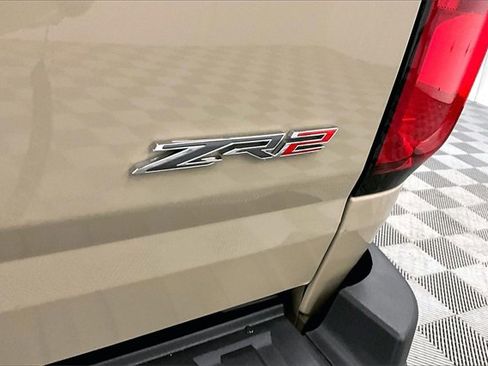 Used 2022 Chevrolet Colorado ZR2 w/ ZR2 Dusk Special Edition image 8