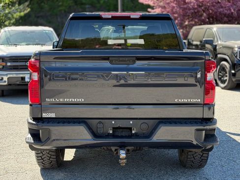 Used 2023 Chevrolet Silverado 1500 Custom AWD/4WD image 4