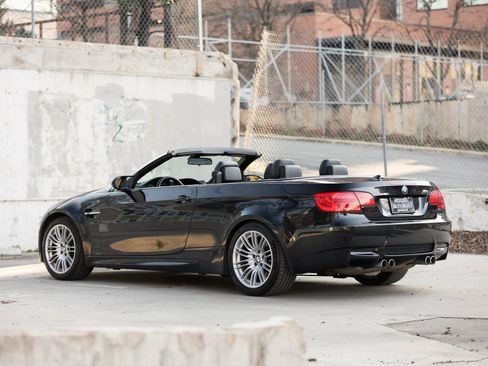 Used 2013 BMW M3 Convertible image 9