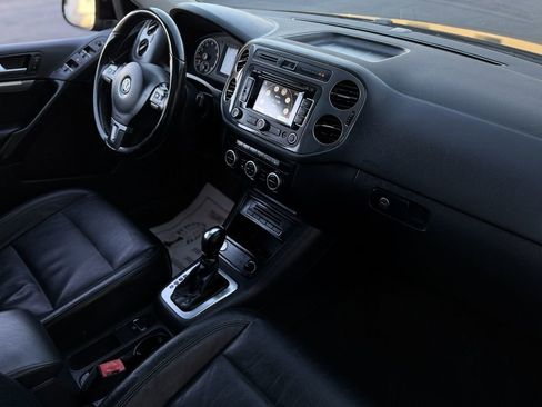 Used 2013 Volkswagen Tiguan SEL image 25