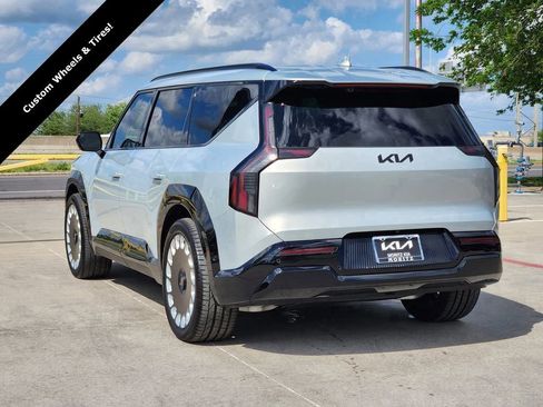 New 2026 Kia EV9 Land w/ Nightfall Edition Package AWD/4WD image 4