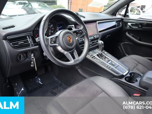 Used 2021 Porsche Macan Base image 9
