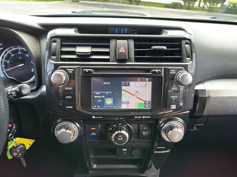 Used 2019 Toyota 4Runner TRD Off-Road Premium AWD/4WD image 28