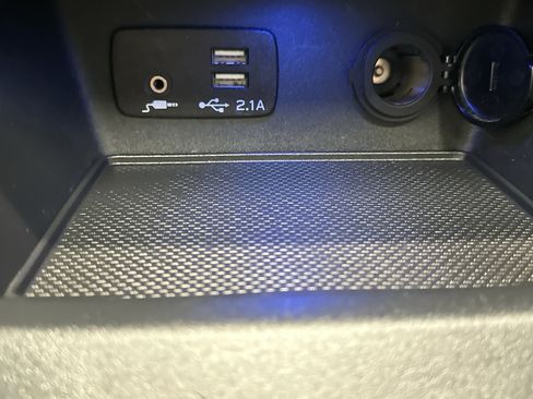 Used 2023 Subaru Forester Premium image 37