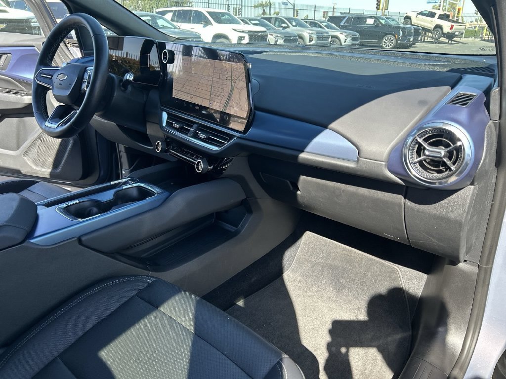 Used 2024 Chevrolet Equinox EV LT FWD image 33