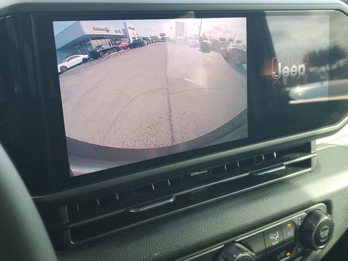 Used 2025 Jeep Wrangler Sport image 25