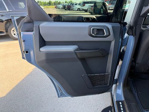 Used 2024 Ford Bronco Everglades image 9