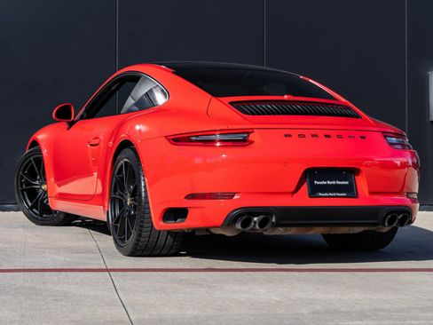 Certified 2017 Porsche 911 Carrera image 3