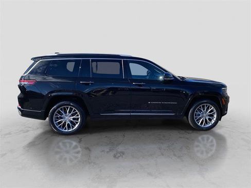 Used 2022 Jeep Grand Cherokee L Summit w/ Luxury Tech Group V image 7