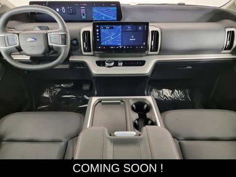 Used 2025 Ford Expedition Active image 20