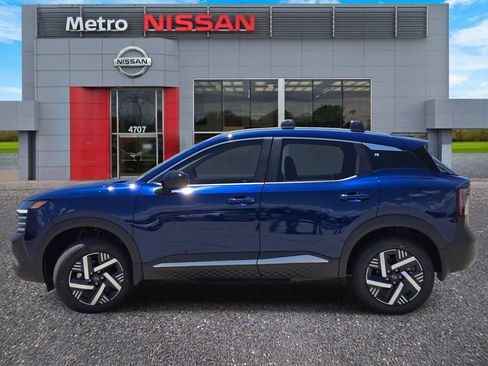 New 2026 Nissan Kicks SV w/ Cold Weather Package FWD image 3