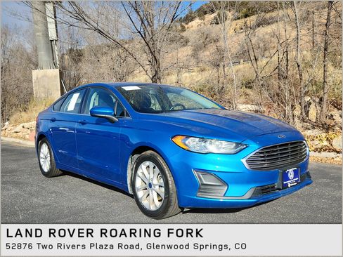 Used 2019 Ford Fusion SE image 1