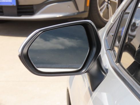 Used 2024 Toyota Corolla LE FWD image 15