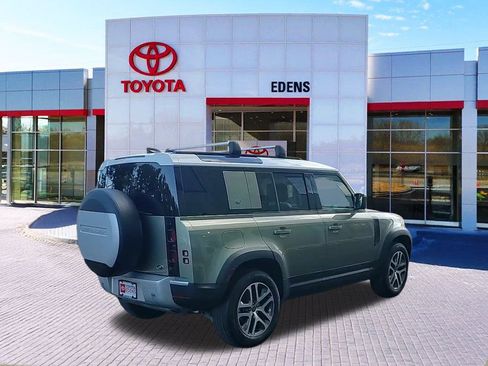 Used 2020 Land Rover Defender 110 SE image 3