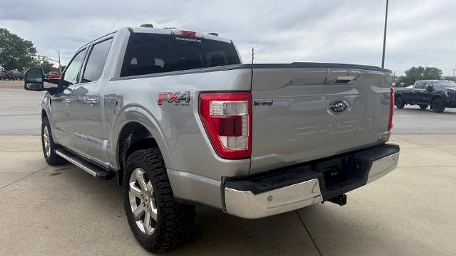 Used 2022 Ford F150 Lariat w/ Max Trailer Tow Package AWD/4WD image 11