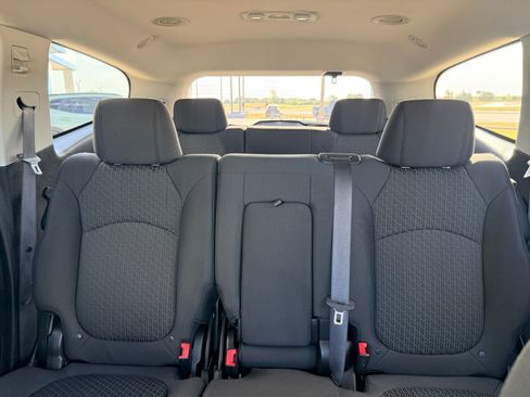 Used 2010 Chevrolet Traverse LT w/ Personal Connectivity Package FWD image 17