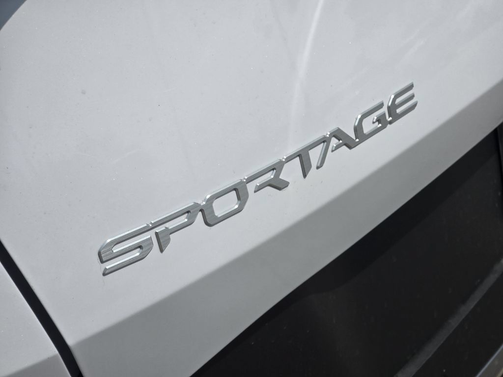 New 2026 Kia Sportage LX w/ LX Convenience Package FWD image 7