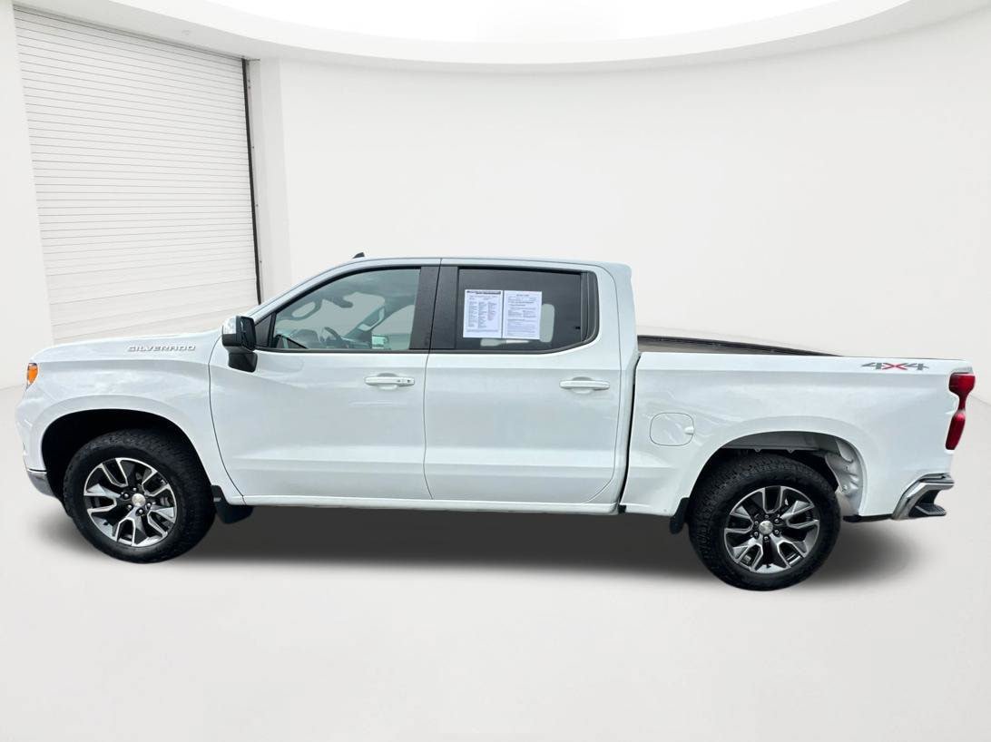 Used 2022 Chevrolet Silverado 1500 LT AWD/4WD image 8